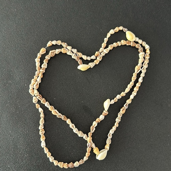 Shell necklace bundle - Picture 4 of 5